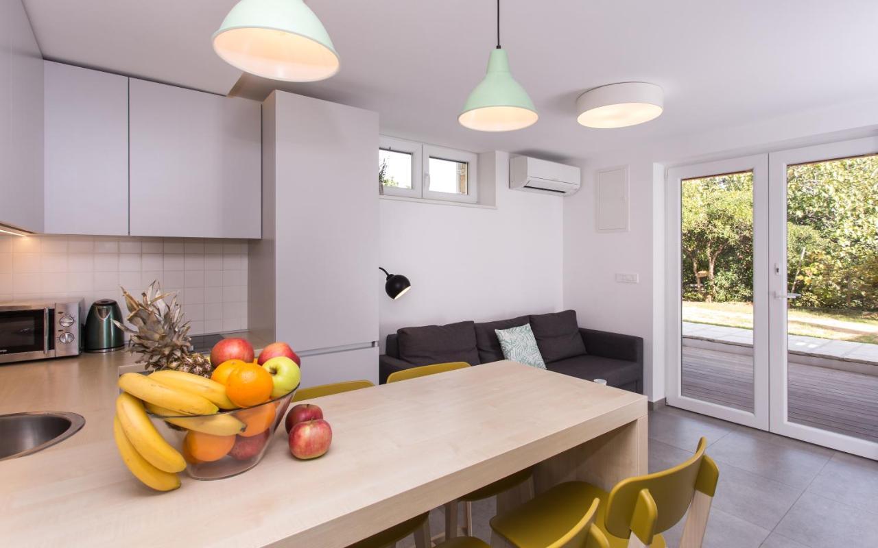 Happy Apartments Baska Екстер'єр фото