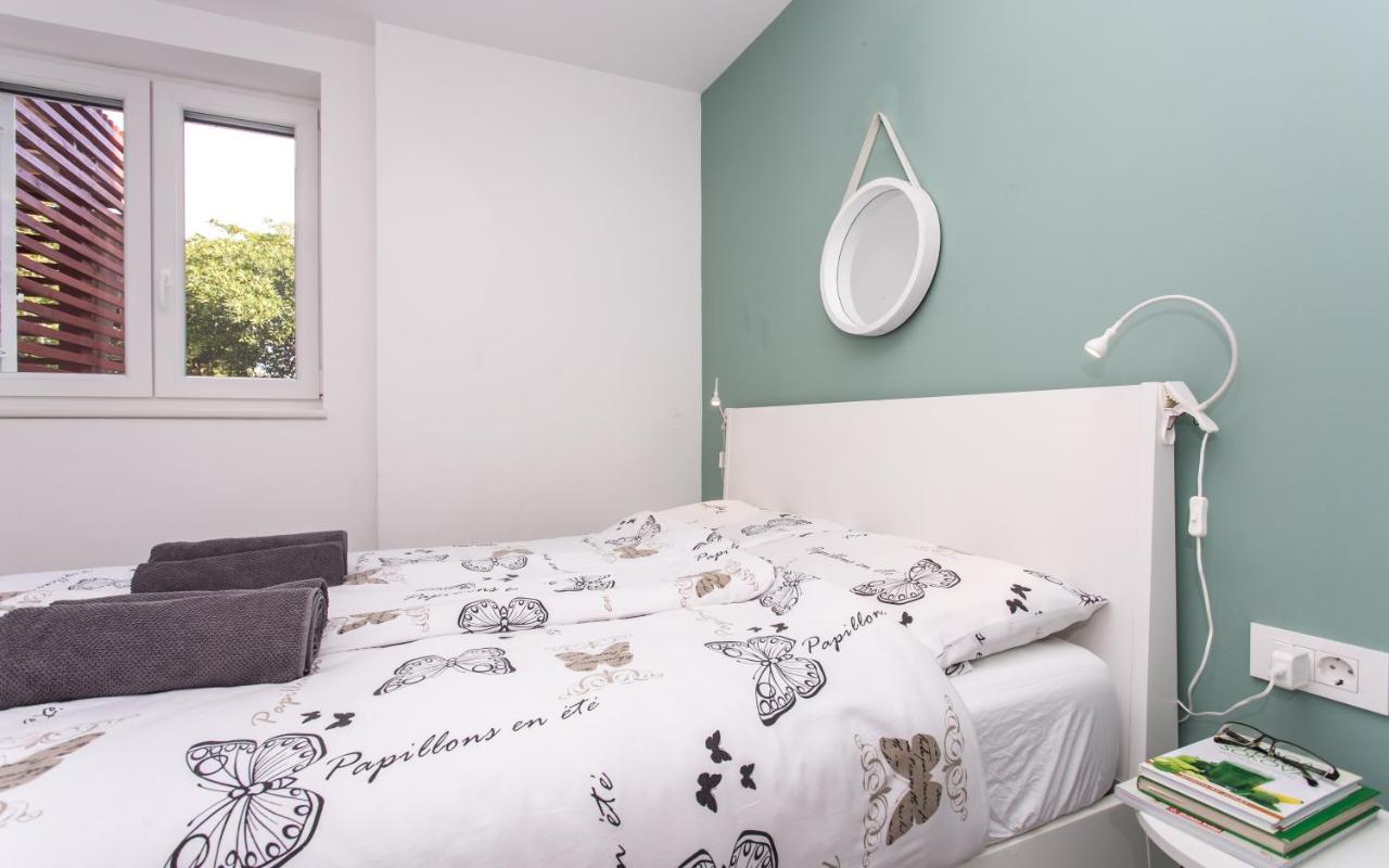 Happy Apartments Baska Екстер'єр фото
