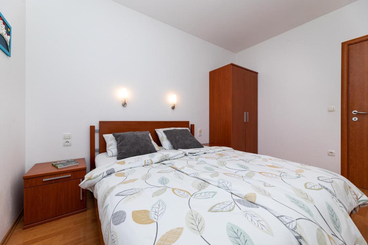 Happy Apartments Baska Екстер'єр фото
