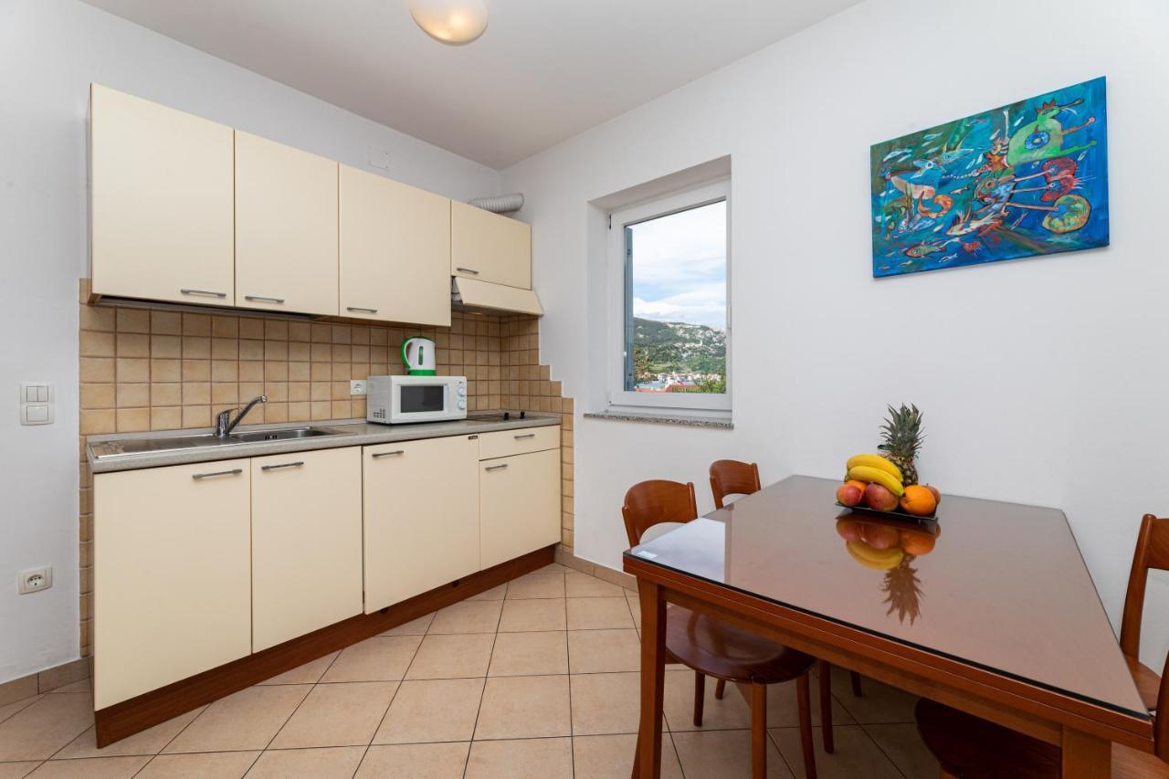 Happy Apartments Baska Екстер'єр фото