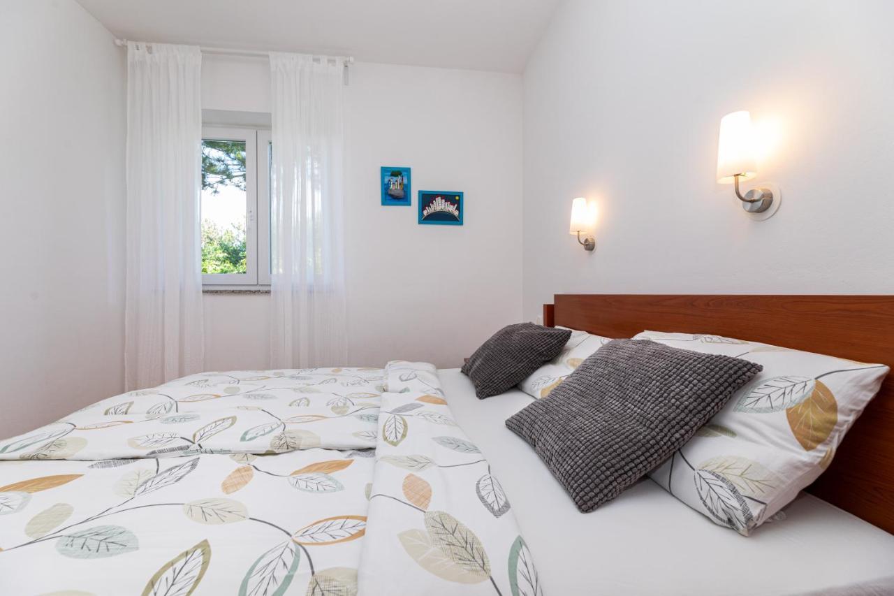Happy Apartments Baska Екстер'єр фото